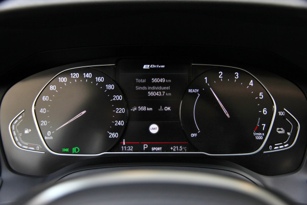 BMW 3 Serie Touring 330e xDrive | Pano | Trekhaak | Camera