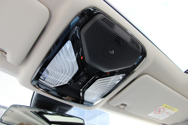 BMW 3 Serie Touring 330e xDrive | Pano | Trekhaak | Camera