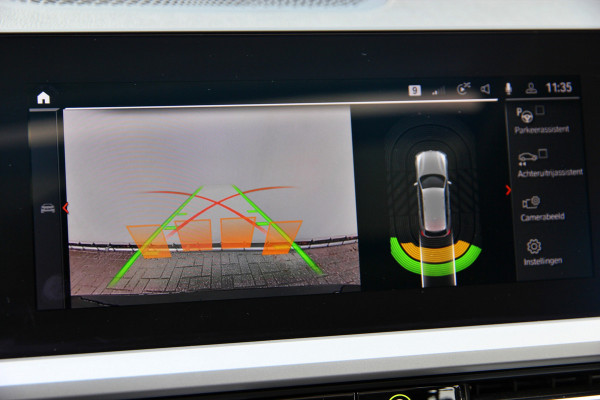 BMW 3 Serie Touring 330e xDrive | Pano | Trekhaak | Camera