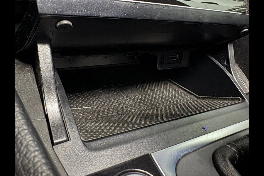 Volkswagen Golf 1.6 TDI Highline Business R
