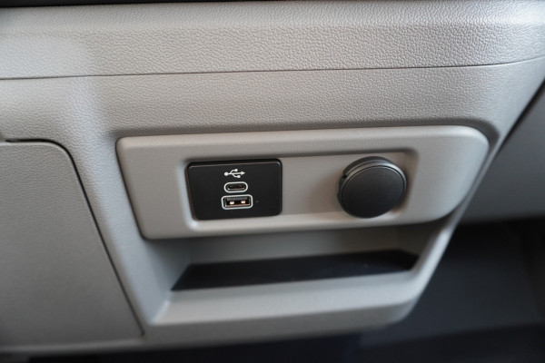 Ford Transit Custom 320L 2.0 TDCI 170PK L2H1 Trend Automaat Schuifdeur L / R Nr. V106 | Airco | Adap.Cruise | Navi | Camera | Blis