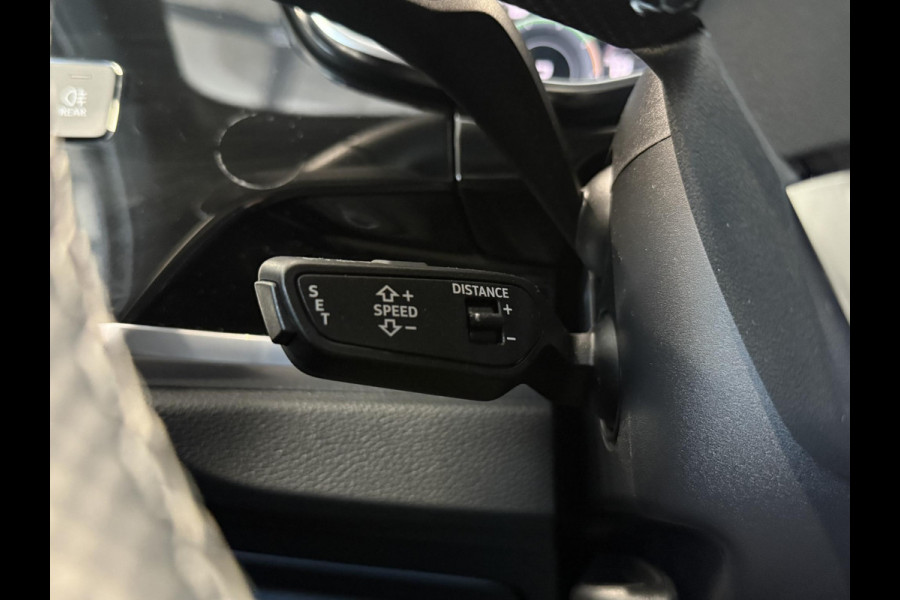 Audi Q3 45 TFSI e S edition 2 X S-Line|ACC|Sfeer|Matrix Led|Stoelverwarming|Cam