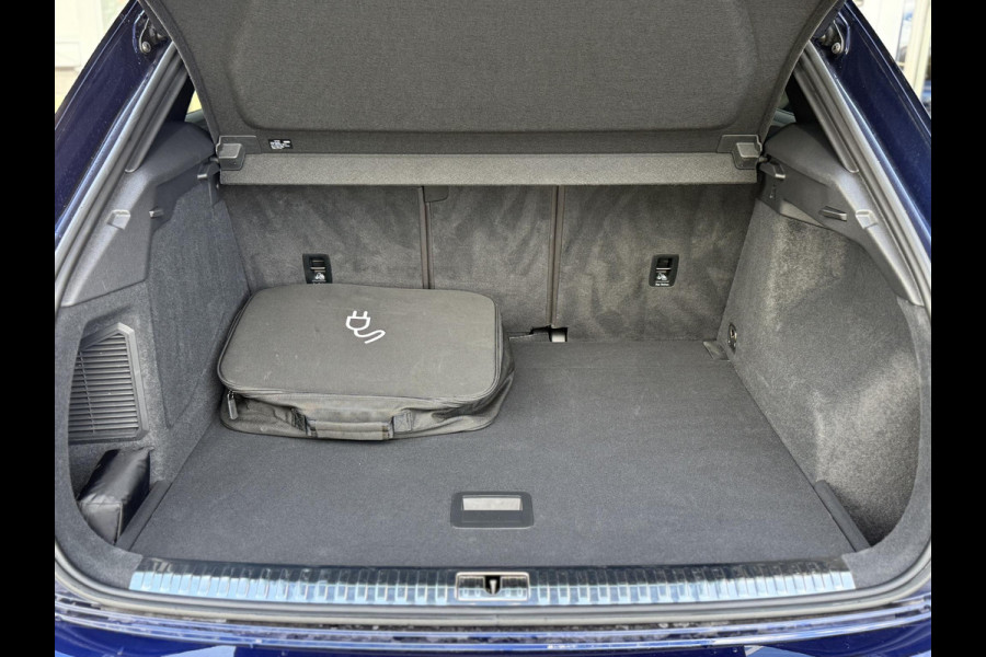 Audi Q3 45 TFSI e S edition 2 X S-Line|ACC|Sfeer|Matrix Led|Stoelverwarming|Cam