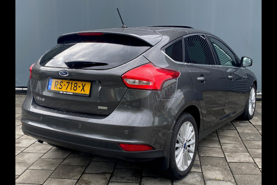Ford Focus BWJ 2018 | 1.0 16PK Titanium | TREKHAAK | SCHUIFDAK | CLIMA | CAMERA | CARPLAY | NAVI | CRUISE | 2X PDC |