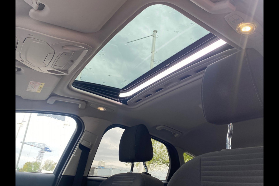 Ford Focus BWJ 2018 | 1.0 16PK Titanium | TREKHAAK | SCHUIFDAK | CLIMA | CAMERA | CARPLAY | NAVI | CRUISE | 2X PDC |
