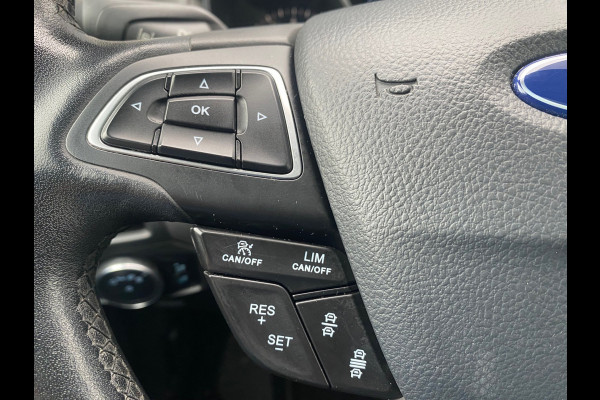 Ford Focus BWJ 2018 | 1.0 16PK Titanium | TREKHAAK | SCHUIFDAK | CLIMA | CAMERA | CARPLAY | NAVI | CRUISE | 2X PDC |
