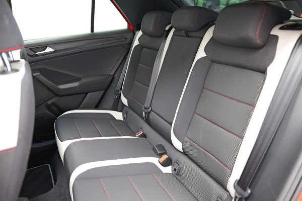Volkswagen T-Roc 1.5 TSI Sport Business R |Pano|Camera|ACC|Dodehoek|Carplay|