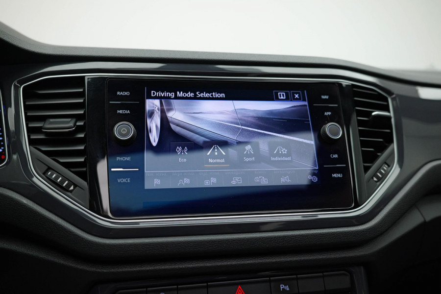 Volkswagen T-Roc 1.5 TSI Sport Business R |Pano|Camera|ACC|Dodehoek|Carplay|