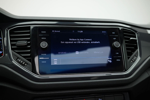 Volkswagen T-Roc 1.5 TSI Sport Business R |Pano|Camera|ACC|Dodehoek|Carplay|