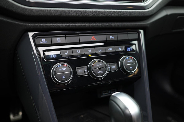 Volkswagen T-Roc 1.5 TSI Sport Business R |Pano|Camera|ACC|Dodehoek|Carplay|