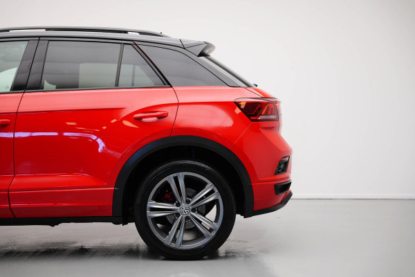 Volkswagen T-Roc 1.5 TSI Sport Business R |Pano|Camera|ACC|Dodehoek|Carplay|