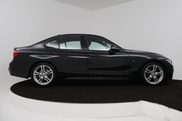 BMW 3 Serie 318i Edition M Sport Shadow Executive (STOELVERWARMING, DIGITALE COCKPIT, NAVIGATIE, LEER, DEALER ONDERHOUDEN)