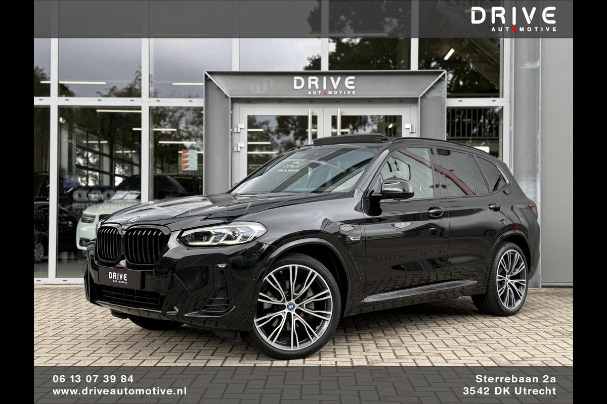 BMW X3 xDrive30e High Executive M-Sport Plus|SOH98%|Pano|Laser|21"|HUD|Trekhaak BMW X3 xDrive30e High Executive M-Sport Plus|SOH98%|Pano|Laser|21"|HUD|Trekhaak