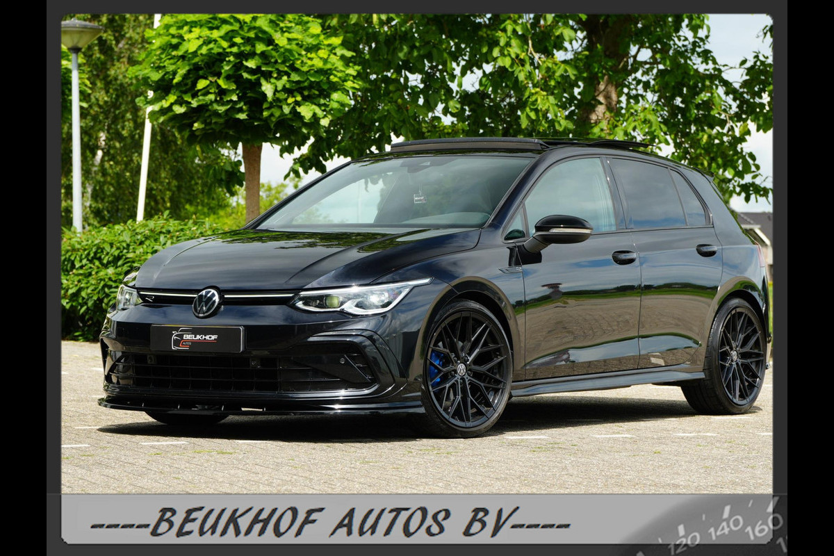 Volkswagen Golf 1.5 eTSI R-Line Pano H&K Audio Cruise Camera