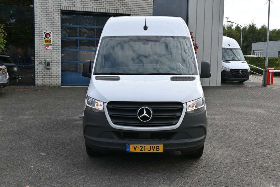 Mercedes-Benz Sprinter 317 CDI L2H2 3500kg trekhaak, MBUX met navigatie en parkeerpakket en camera