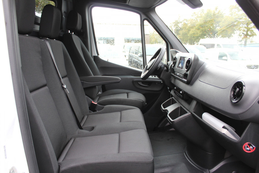 Mercedes-Benz Sprinter 317 CDI L2H2 3500kg trekhaak, MBUX met navigatie en parkeerpakket en camera