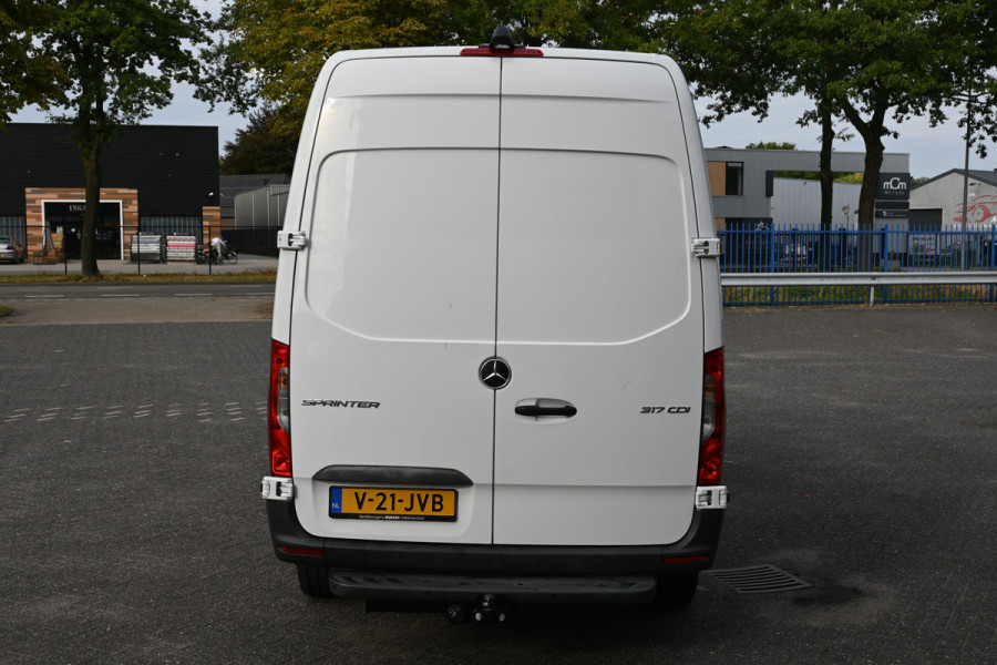 Mercedes-Benz Sprinter 317 CDI L2H2 3500kg trekhaak, MBUX met navigatie en parkeerpakket en camera