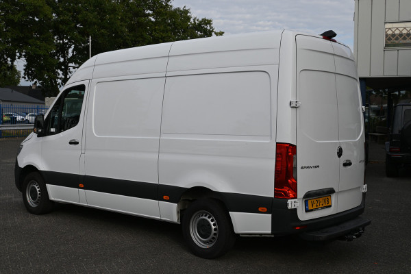 Mercedes-Benz Sprinter 317 CDI L2H2 3500kg trekhaak, MBUX met navigatie en parkeerpakket en camera
