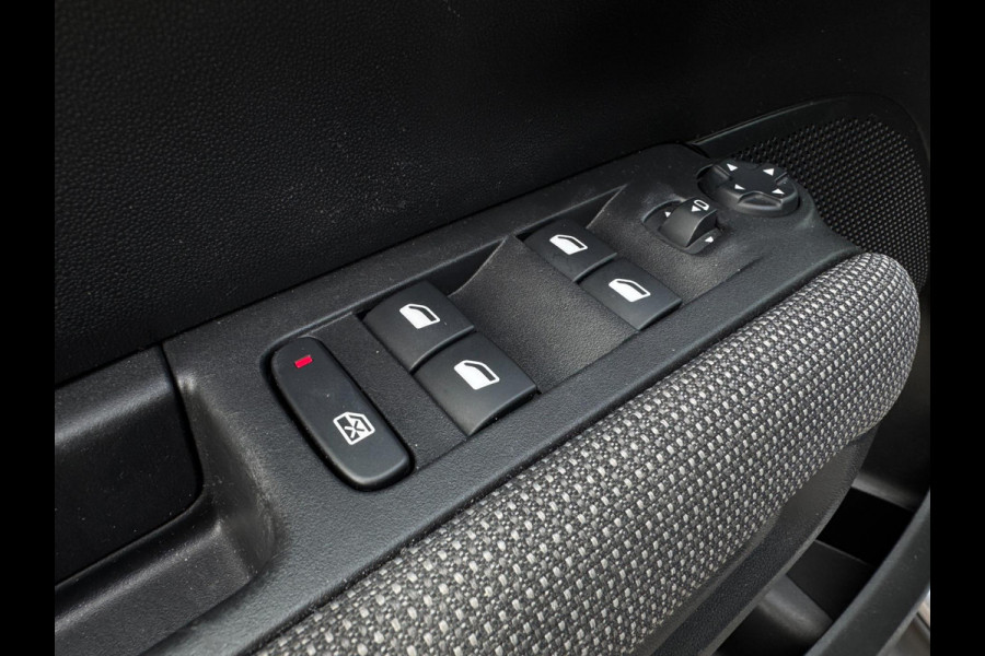 Citroën C3 Aircross 1.2 PureTech Max 4-SEIZOENENBAND / CAMERA / NAVIGATIE / HOGE INSTAP / BLUETOOTH / INKLAPB SPIEGELS / CARPLAY