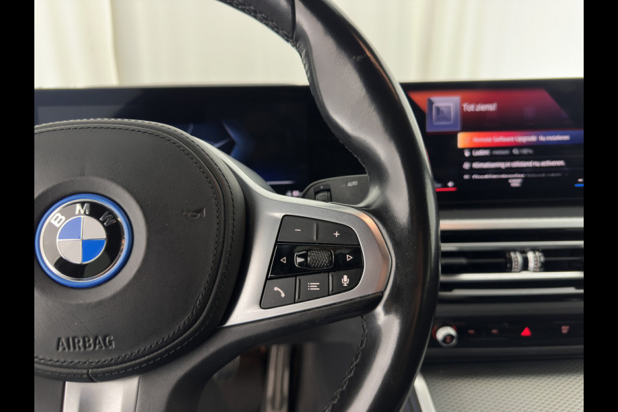 BMW i4 eDrive40 84 kWh M-Sportpack [ 3-Fase ] { SOH-95%} (INCL-BTW) *LEATHER-ALCANTARA | FULL-LED | ADAPTIVE-CRUISE | WIDE-SCREEN-DIGI-COCKPIT | DAB+ | CAMERA | AMBIENT-LIGHT | CARPLAY | SPORT-SEATS | PRIVACY-GLASS | TOWBAR | 18''ALU*