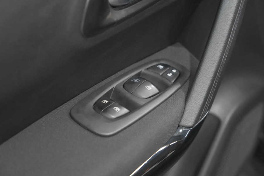 Renault Kadjar TCe 130 EDC Intens | Trekhaak | Navigatie | Parkeersensoren | Cruise Control