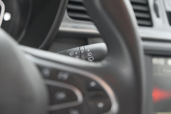 Renault Kadjar TCe 130 EDC Intens | Trekhaak | Navigatie | Parkeersensoren | Cruise Control