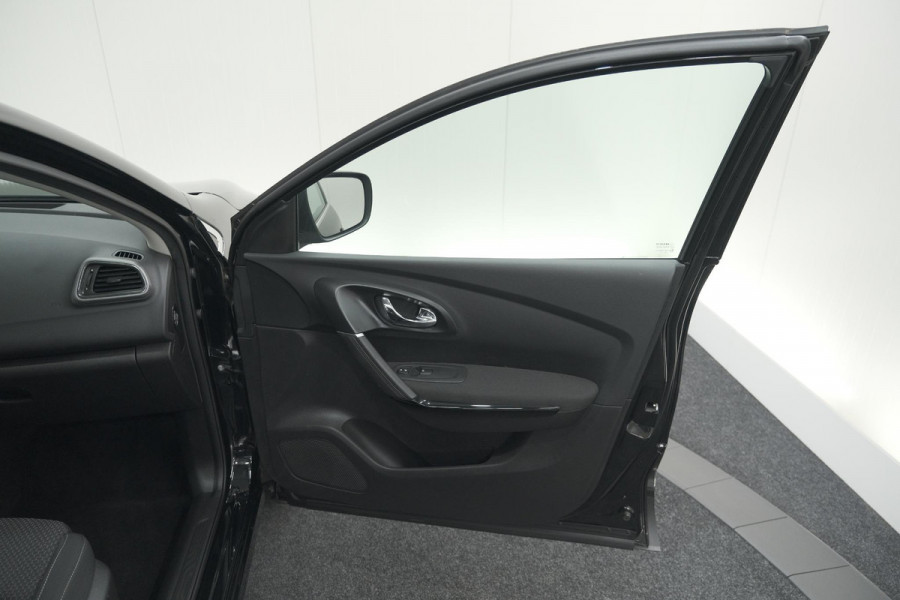 Renault Kadjar TCe 130 EDC Intens | Trekhaak | Navigatie | Parkeersensoren | Cruise Control