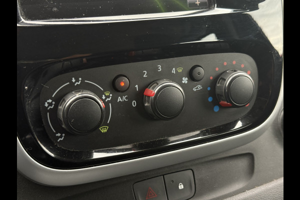 Renault Trafic 1.6 dCi T29 L2H1 DC Comfort | NL-auto | 1e Eig | Navi | Camera | Trekhaak | PDC