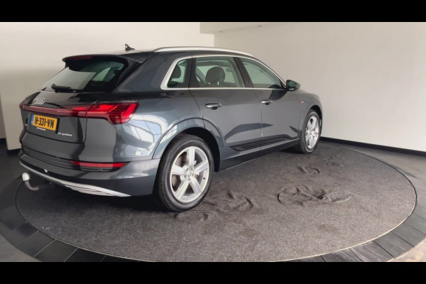 Audi e-tron 50 quattro Launch edition 71 kWh | Luchtvering | Parkeersensoren voor en achter | Aluminium dakreling