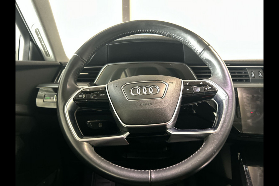 Audi e-tron 50 quattro Launch edition 71 kWh | Luchtvering | Parkeersensoren voor en achter | Aluminium dakreling