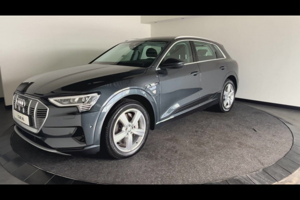 Audi e-tron 50 quattro Launch edition 71 kWh | Luchtvering | Parkeersensoren voor en achter | Aluminium dakreling