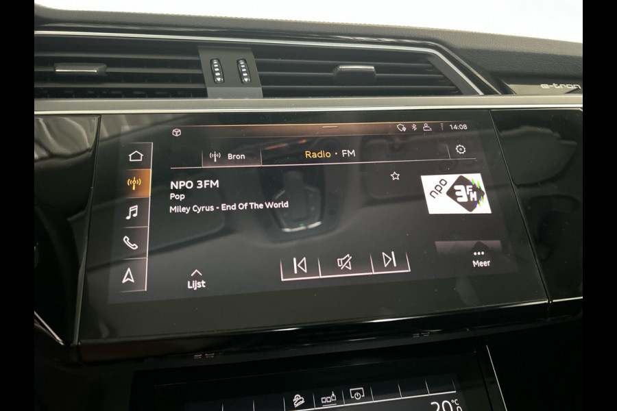Audi e-tron 50 quattro Launch edition 71 kWh | Luchtvering | Parkeersensoren voor en achter | Aluminium dakreling