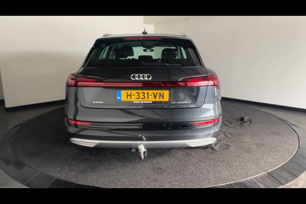 Audi e-tron 50 quattro Launch edition 71 kWh | Luchtvering | Parkeersensoren voor en achter | Aluminium dakreling