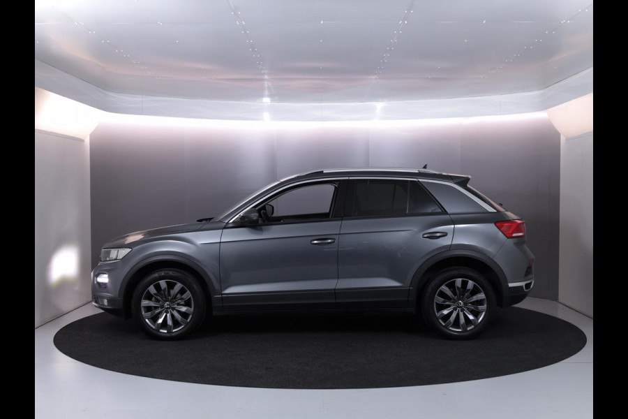 Volkswagen T-Roc 1.0 TSI Style 115 pk | Navigatie | Parkeersensoren | Autom. airco | Adaptieve cruise control | Apple Carplay/Android Auto |