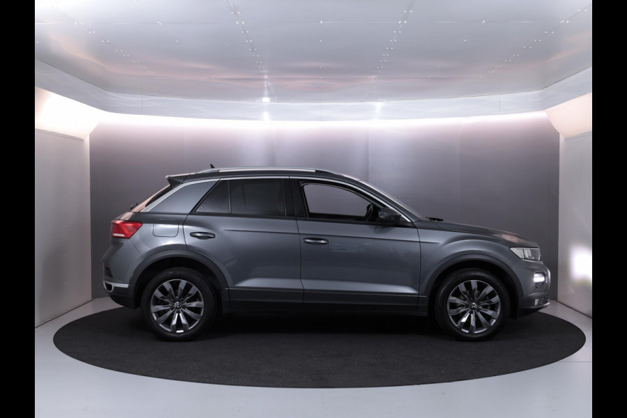 Volkswagen T-Roc 1.0 TSI Style 115 pk | Navigatie | Parkeersensoren | Autom. airco | Adaptieve cruise control | Apple Carplay/Android Auto |