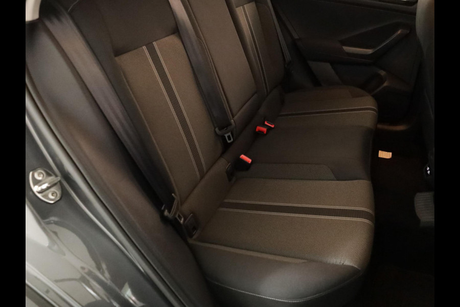 Volkswagen T-Roc 1.0 TSI Style 115 pk | Navigatie | Parkeersensoren | Autom. airco | Adaptieve cruise control | Apple Carplay/Android Auto |