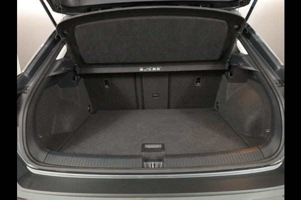 Volkswagen T-Roc 1.0 TSI Style 115 pk | Navigatie | Parkeersensoren | Autom. airco | Adaptieve cruise control | Apple Carplay/Android Auto |
