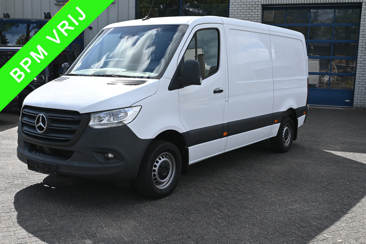 Mercedes-Benz Sprinter 317 CDI L2H1 RWD MBUX met navigatie en camera, Geveerde stoel, Brake assyst, Etc. Mercedes-Benz Sprinter 317 CDI L2H1 RWD MBUX met navigatie en camera, Geveerde stoel, Brake assyst, Etc.
