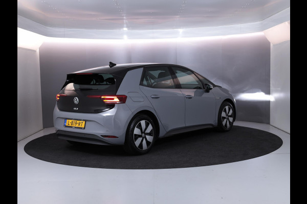 Volkswagen ID.3 Life 58 kWh 204 pk | Navigatie | Parkeersensoren | Adaptieve cruise control | Apple Carplay/Android Auto | Stoelverwarming |