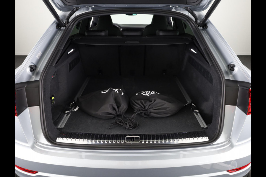 Audi Q8 55 TFSI e quattro Pro Line S 394pk | Panoramadak | B&O | Vierwielbesturing | Ass.Plus.Remote | Sportstoel Plus | 23'' inch Zwart | Trekhaak |