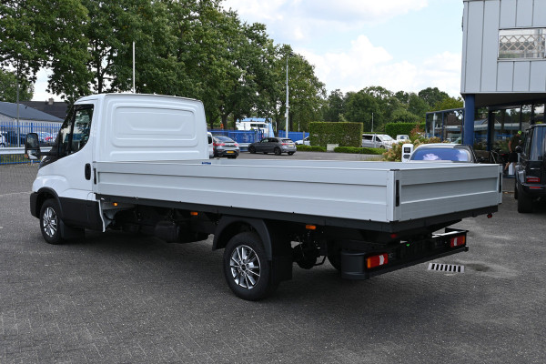 Iveco Daily 35S18H 3.0 410 Open laadbak Facelift, LED, ACC, Geveerde stoel, Camera