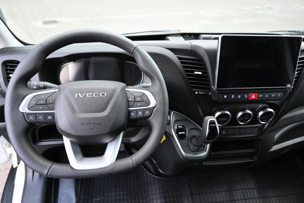 Iveco Daily 35S18H 3.0 410 Open laadbak Facelift, LED, ACC, Geveerde stoel, Camera