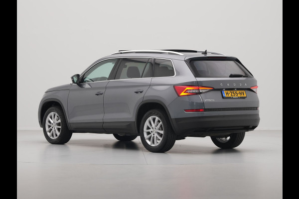 Škoda Kodiaq 1.5 150pk TSI DSG Limited Business Edition Panorama Navigatie Carplay Sideassist Stoelverwarming 275