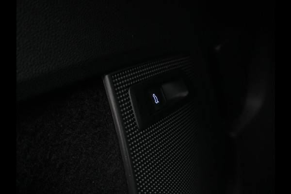 Škoda Kodiaq 1.5 150pk TSI DSG Limited Business Edition Panorama Navigatie Carplay Sideassist Stoelverwarming 275