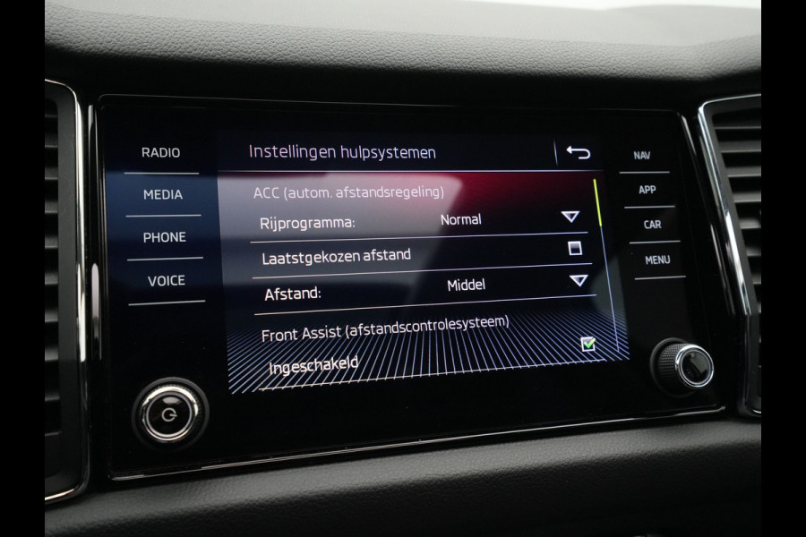 Škoda Kodiaq 1.5 150pk TSI DSG Limited Business Edition Panorama Navigatie Carplay Sideassist Stoelverwarming 275