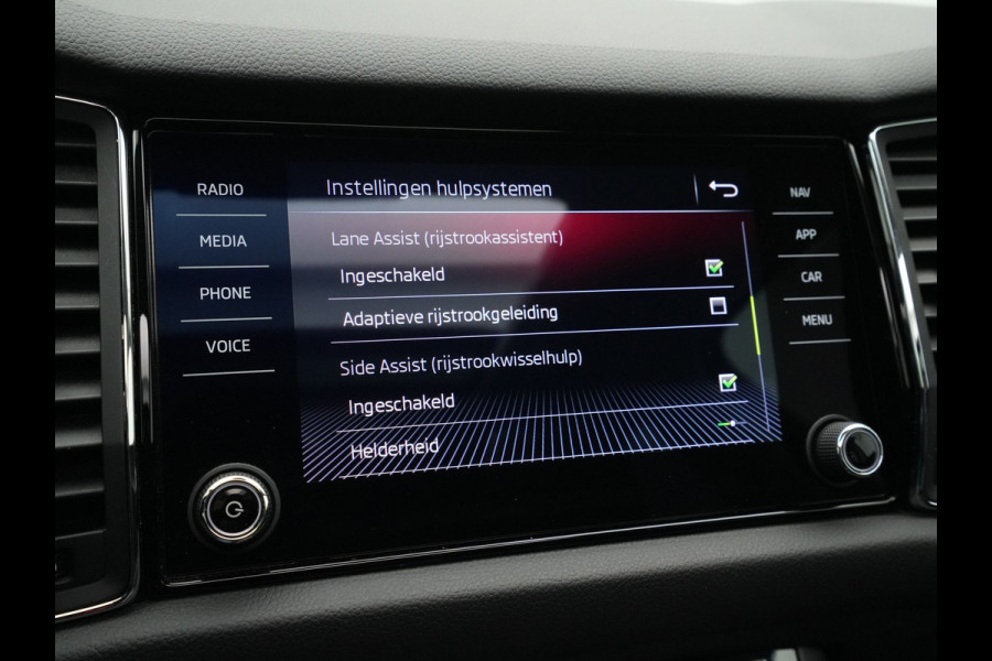 Škoda Kodiaq 1.5 150pk TSI DSG Limited Business Edition Panorama Navigatie Carplay Sideassist Stoelverwarming 275