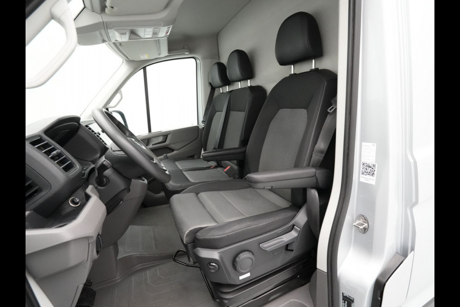 Volkswagen Crafter 35 2.0 TDI L3H3 Highline Camera Pdc Acc Trekhaak Navigatie Carplay Parkassist