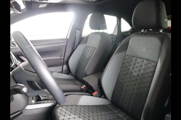 Volkswagen Taigo 1.0 TSI R-Line 110 pk Automaat (DSG) | Navigatie | Panoramadak | Parkeersensoren (Park assist) | Achteruitrijcamera | Matrix LED koplampen | Stoelverwarming | R-Line |