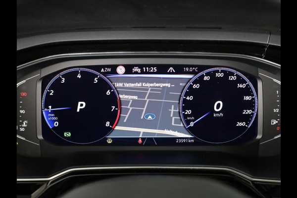 Volkswagen Taigo 1.0 TSI R-Line 110 pk Automaat (DSG) | Navigatie | Panoramadak | Parkeersensoren (Park assist) | Achteruitrijcamera | Matrix LED koplampen | Stoelverwarming | R-Line |