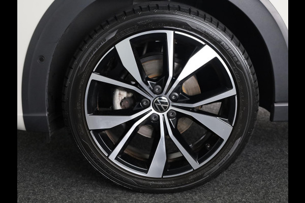Volkswagen Taigo 1.0 TSI R-Line 110 pk Automaat (DSG) | Navigatie | Panoramadak | Parkeersensoren (Park assist) | Achteruitrijcamera | Matrix LED koplampen | Stoelverwarming | R-Line |